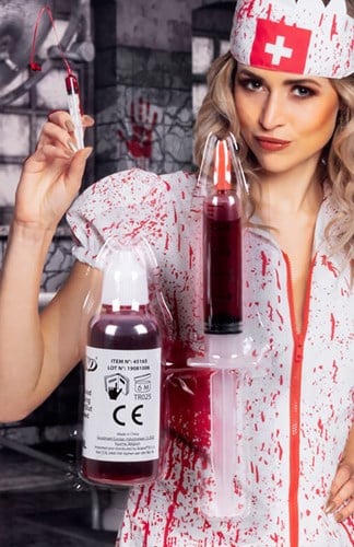 Verpleegster Injectiespuit Met Bloed Halloween